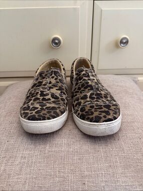 Women’s Slip-On Leopard Print Canvas Sneakers - Beige & Black